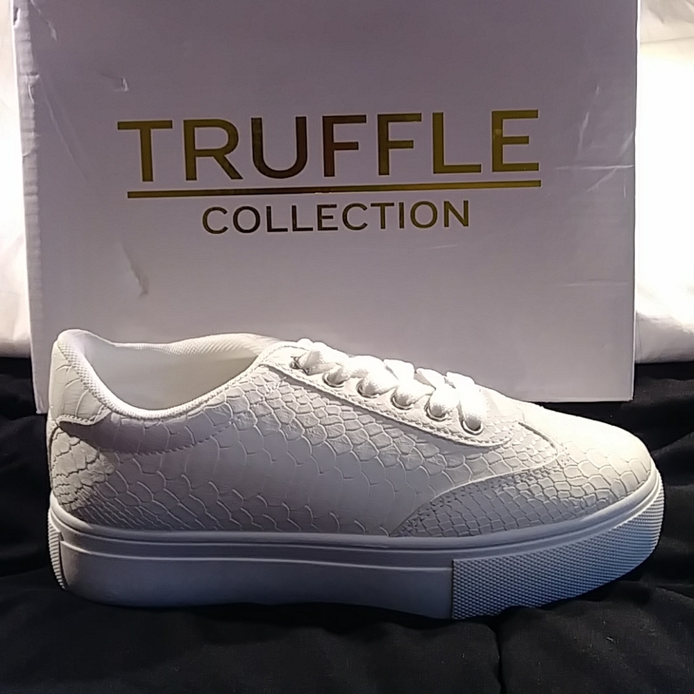 Truffle white sneakers size 7